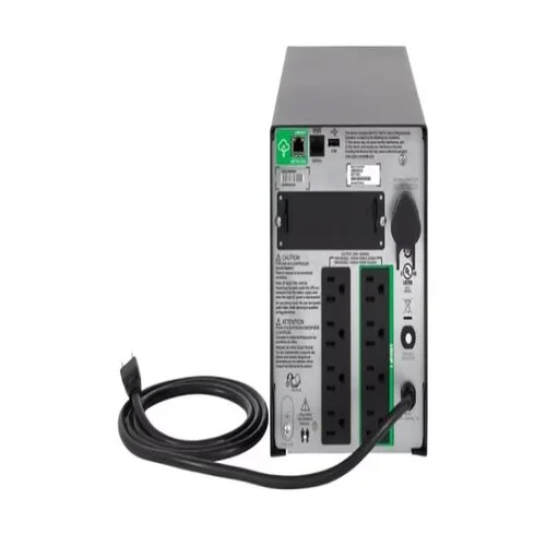 SMT1500C Rear showing 8 NEMA 5-15R Outlets and replaceable battery fuse